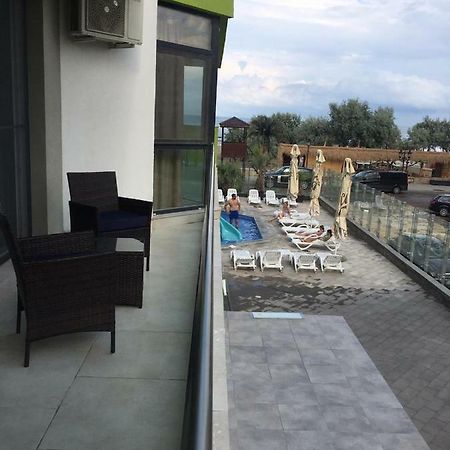 Umi Apartment Alezzi Resort Navodari Bagian luar foto