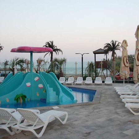 Umi Apartment Alezzi Resort Navodari Bagian luar foto