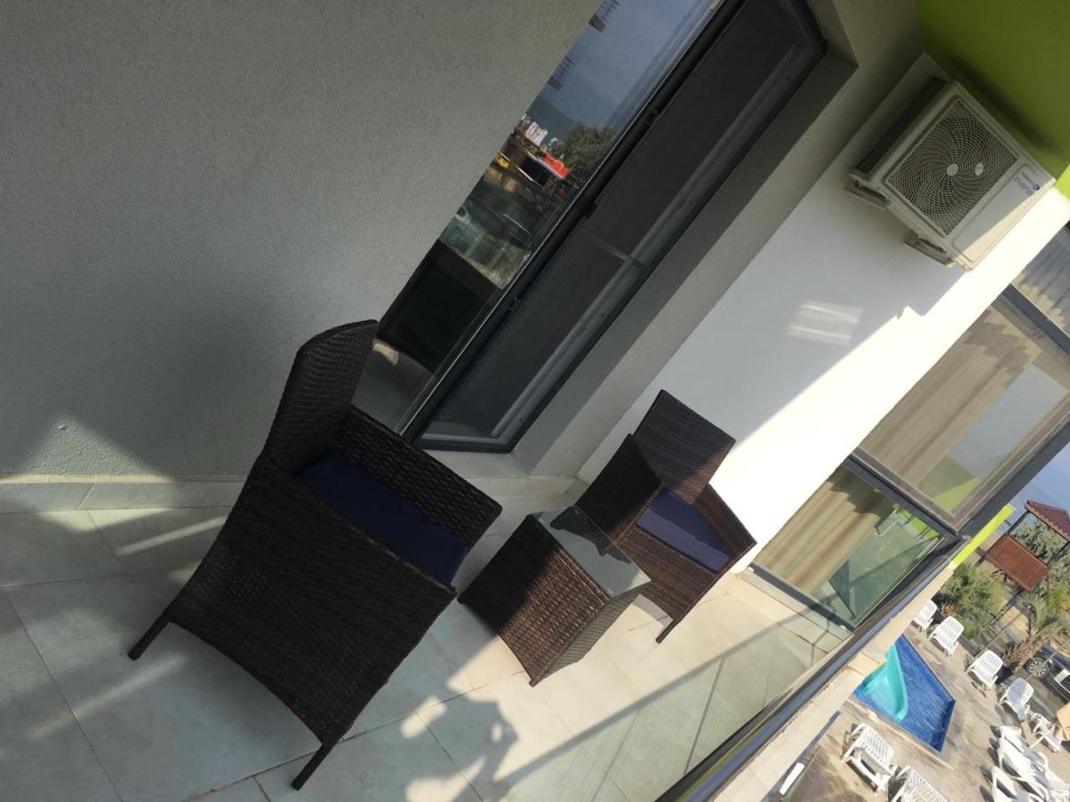 Umi Apartment Alezzi Resort Navodari Bagian luar foto