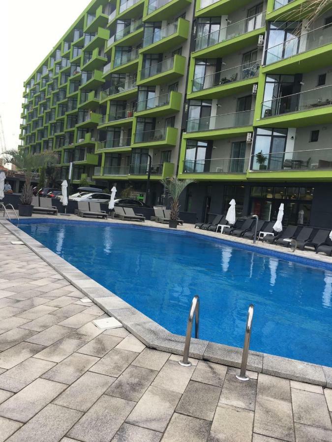 Umi Apartment Alezzi Resort Navodari Bagian luar foto