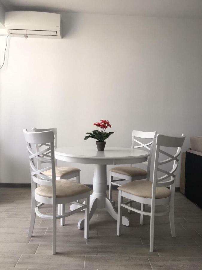 Umi Apartment Alezzi Resort Navodari Bagian luar foto