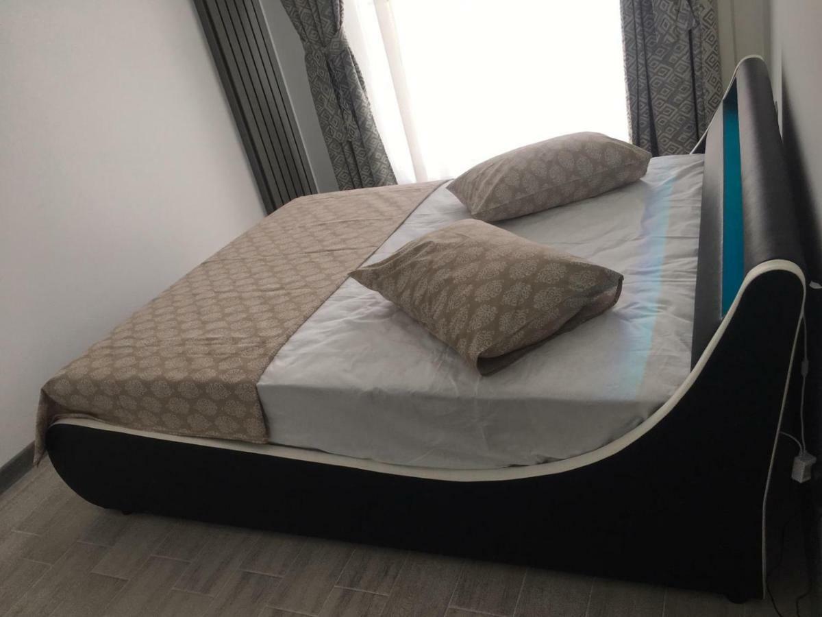 Umi Apartment Alezzi Resort Navodari Bagian luar foto