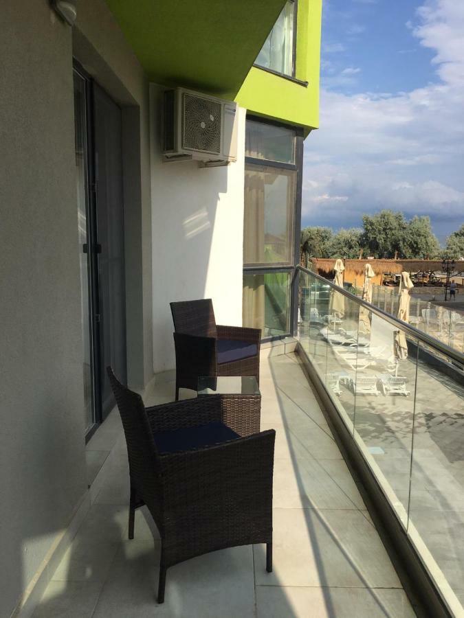 Umi Apartment Alezzi Resort Navodari Bagian luar foto