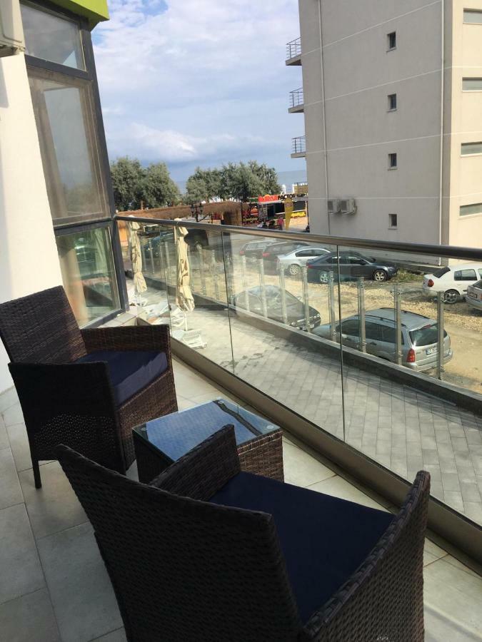 Umi Apartment Alezzi Resort Navodari Bagian luar foto