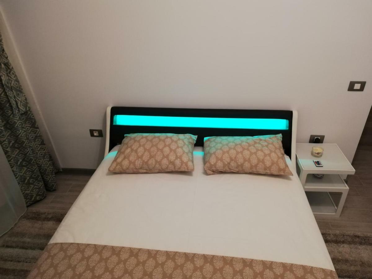 Umi Apartment Alezzi Resort Navodari Bagian luar foto
