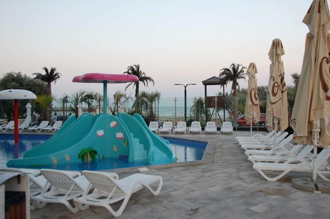Umi Apartment Alezzi Resort Navodari Bagian luar foto